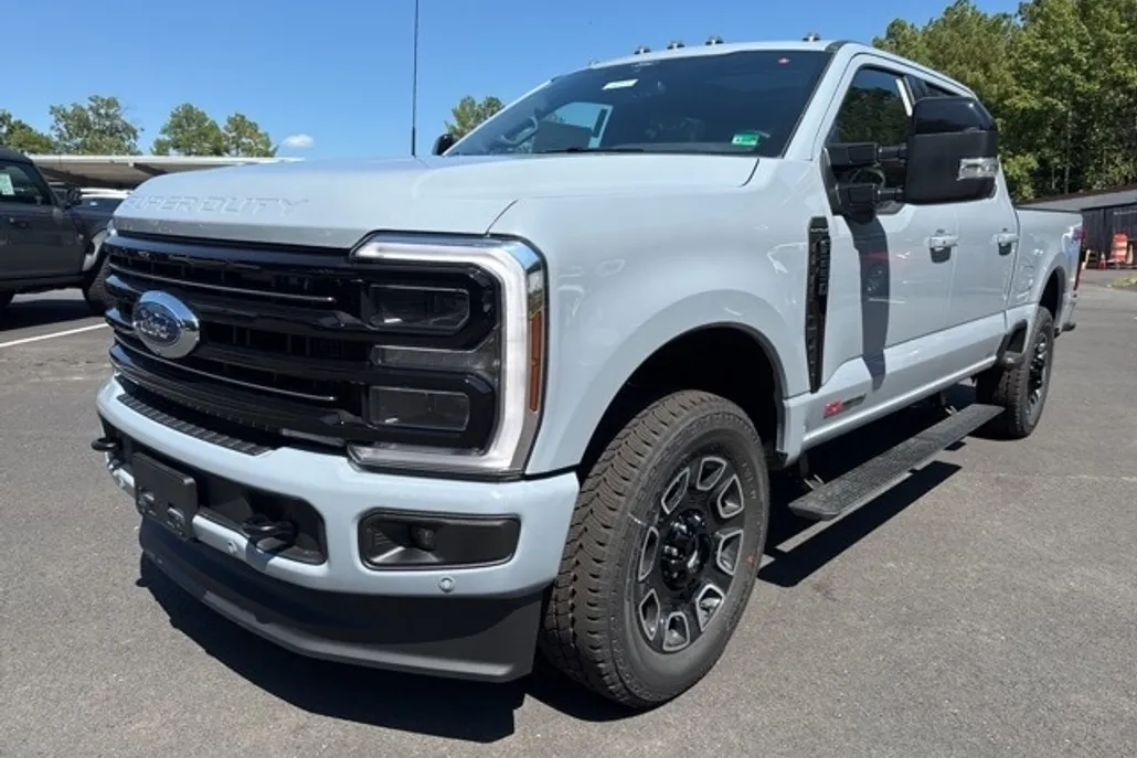 2026 Ford F-250 Platinum photo 1