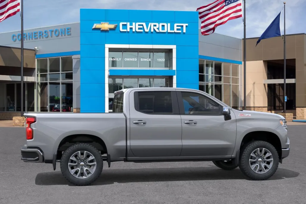 2026 Chevrolet Silverado 1500 LT photo 1