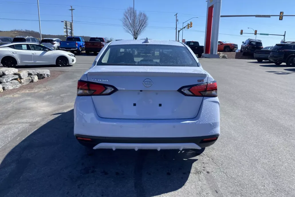 2025 Nissan Versa SR photo 1