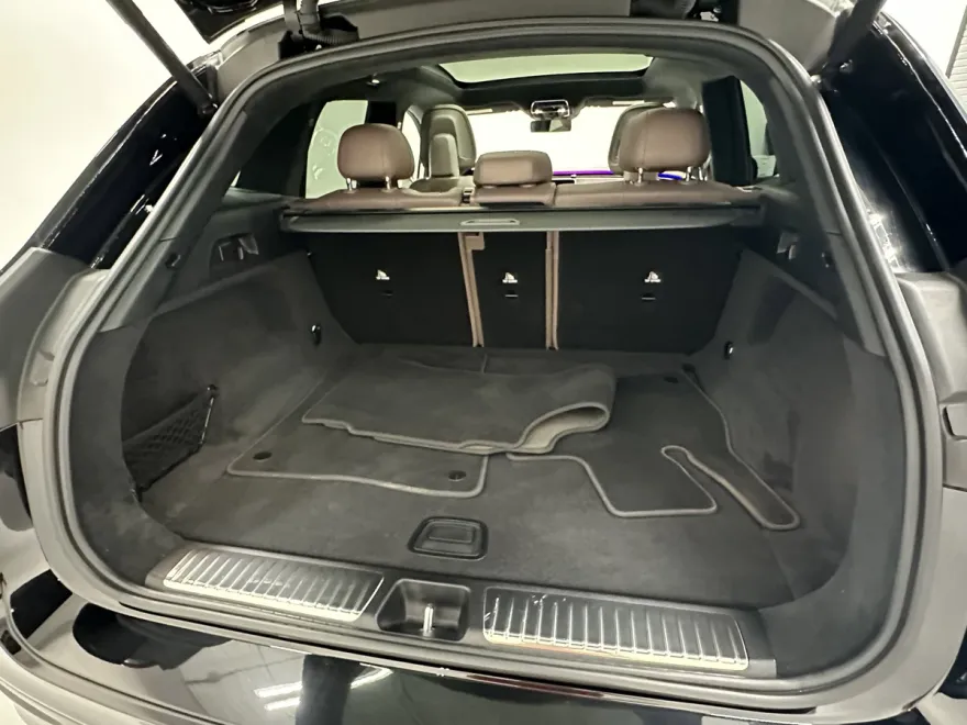 2023 Mercedes Benz EQE SUV 500 4MATIC photo 1