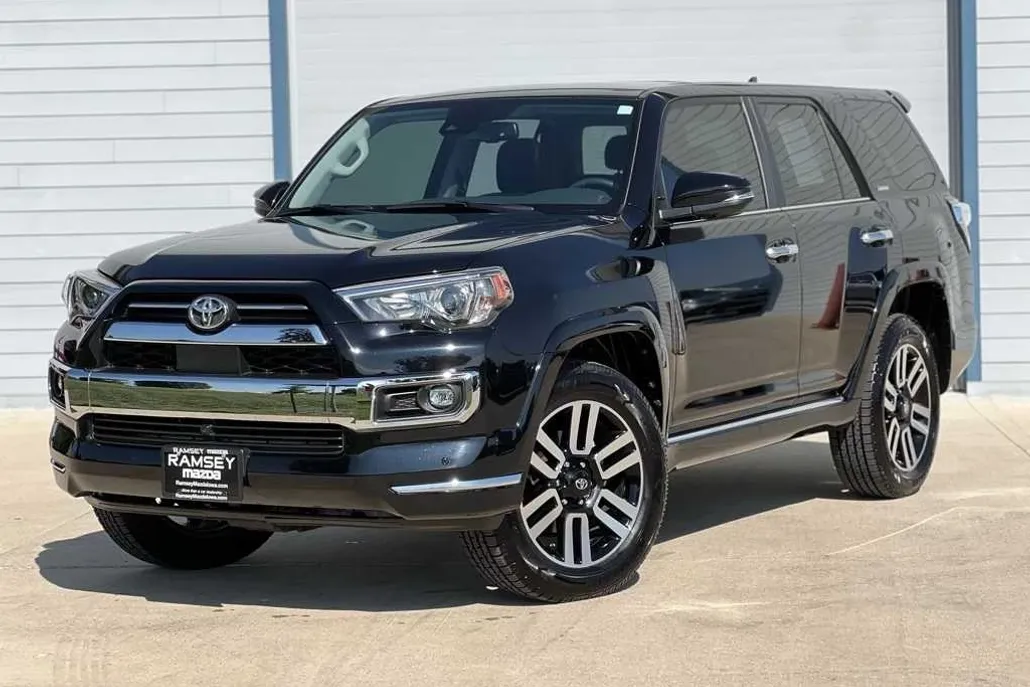 2022 Toyota 4Runner Limited photo 1