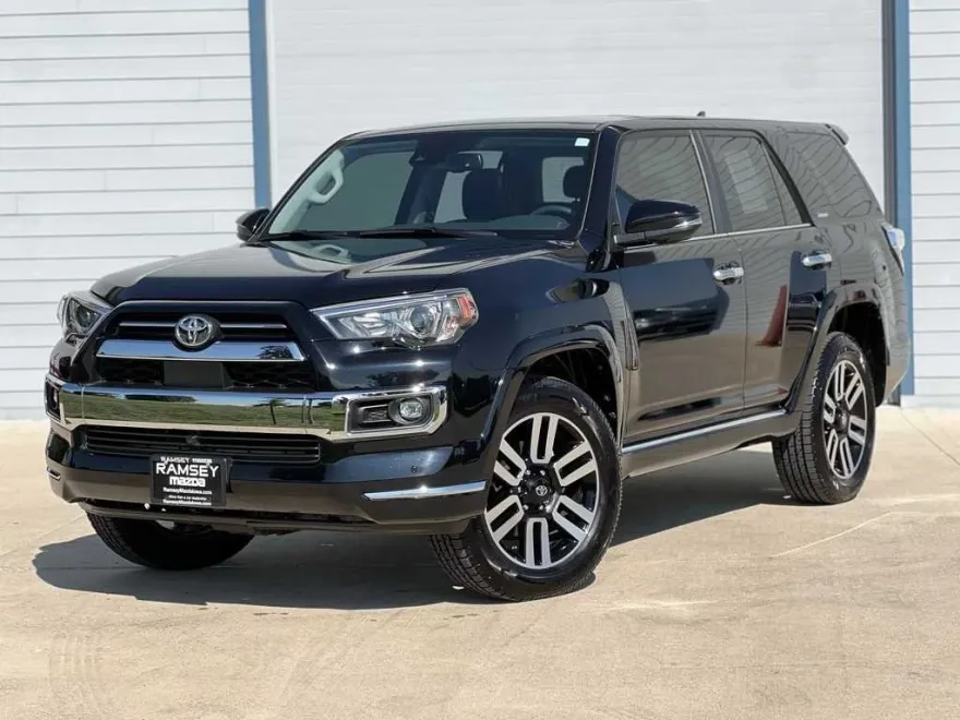 2022 Toyota 4Runner Limited photo 1