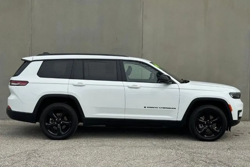 2023 Jeep Grand Cherokee Altitude photo 1
