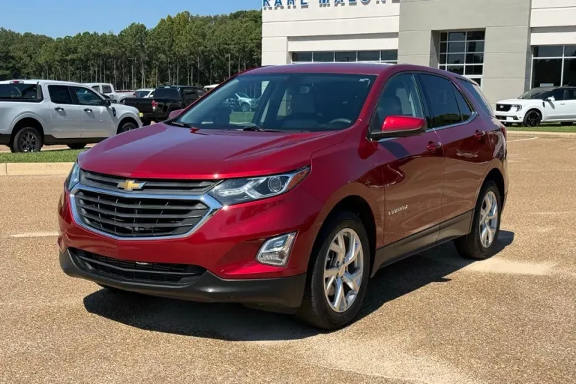 2018 Chevrolet Equinox LT photo 1