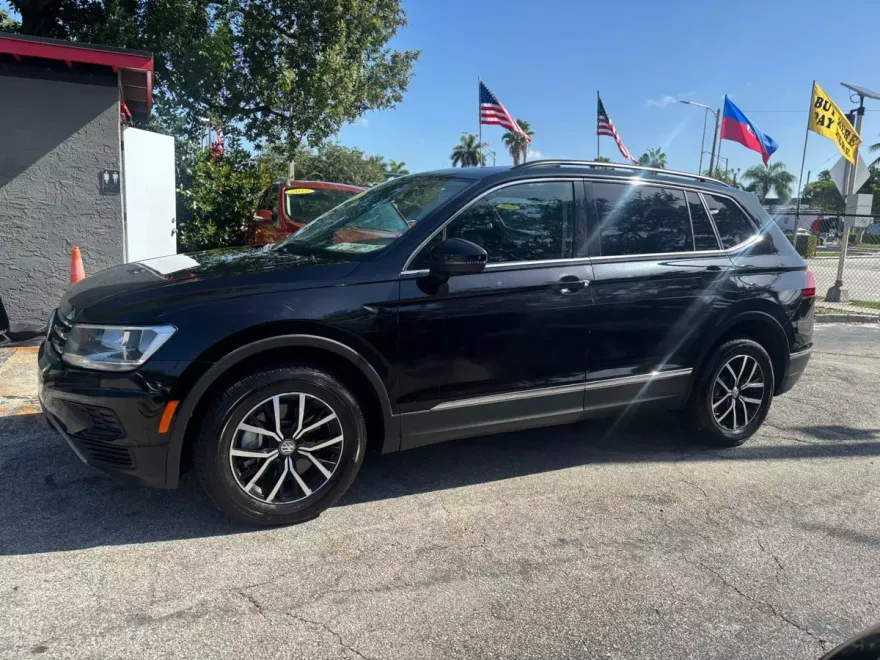 2021 Volkswagen Tiguan SE Sport photo 1