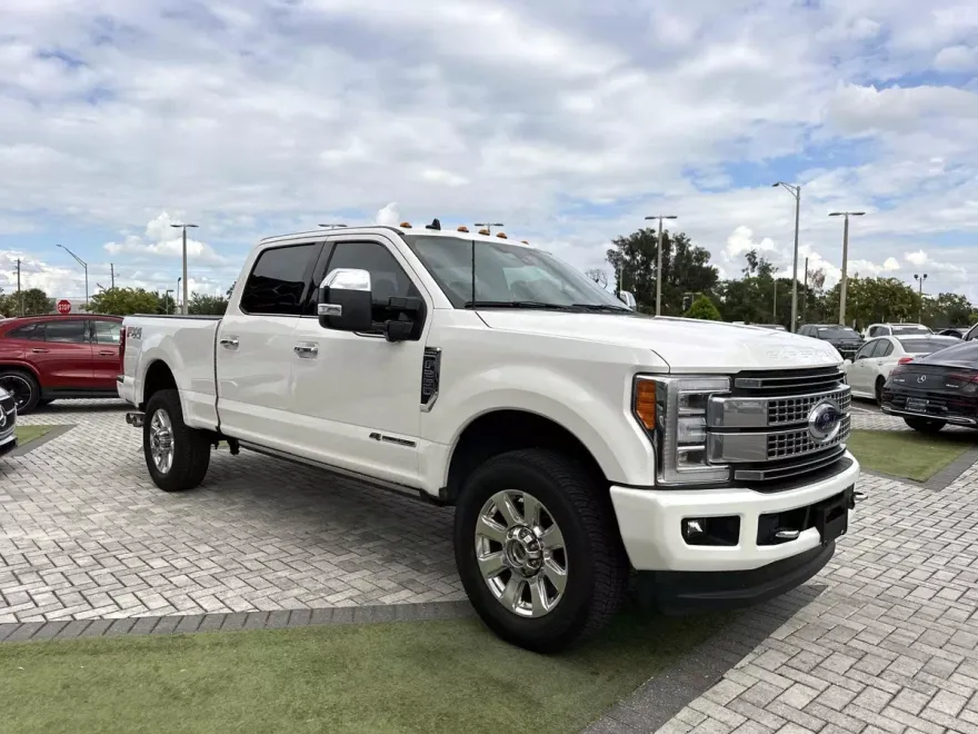2019 Ford F-250 Platinum photo 1