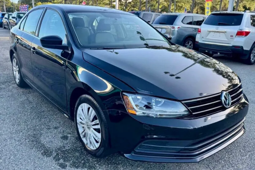 2017 Volkswagen Jetta S photo 1