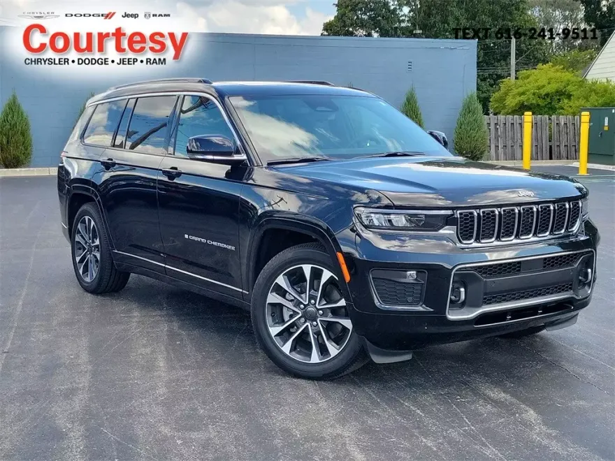 2025 Jeep Grand Cherokee Overland photo 1