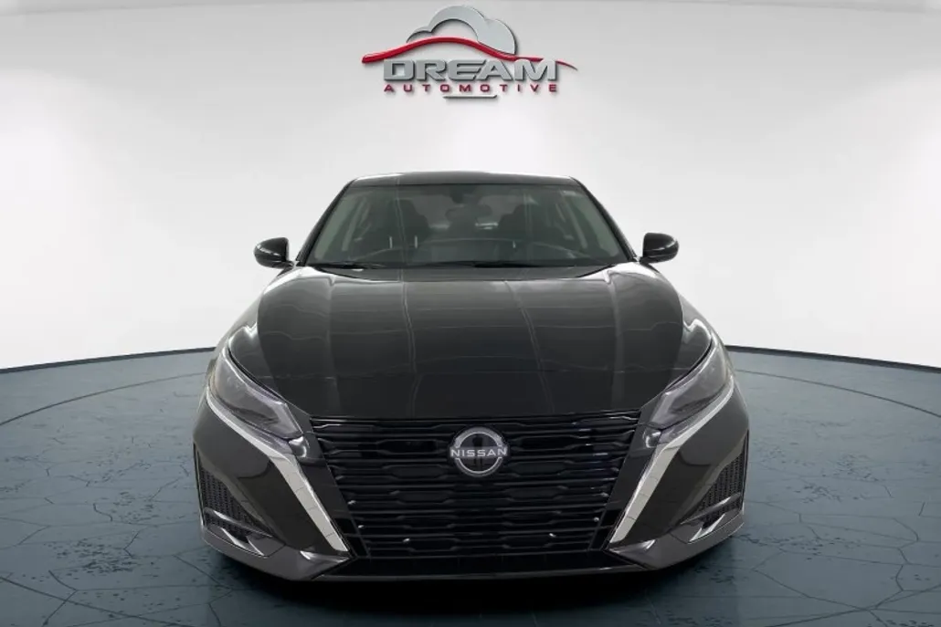 2025 Nissan Altima SV photo 1