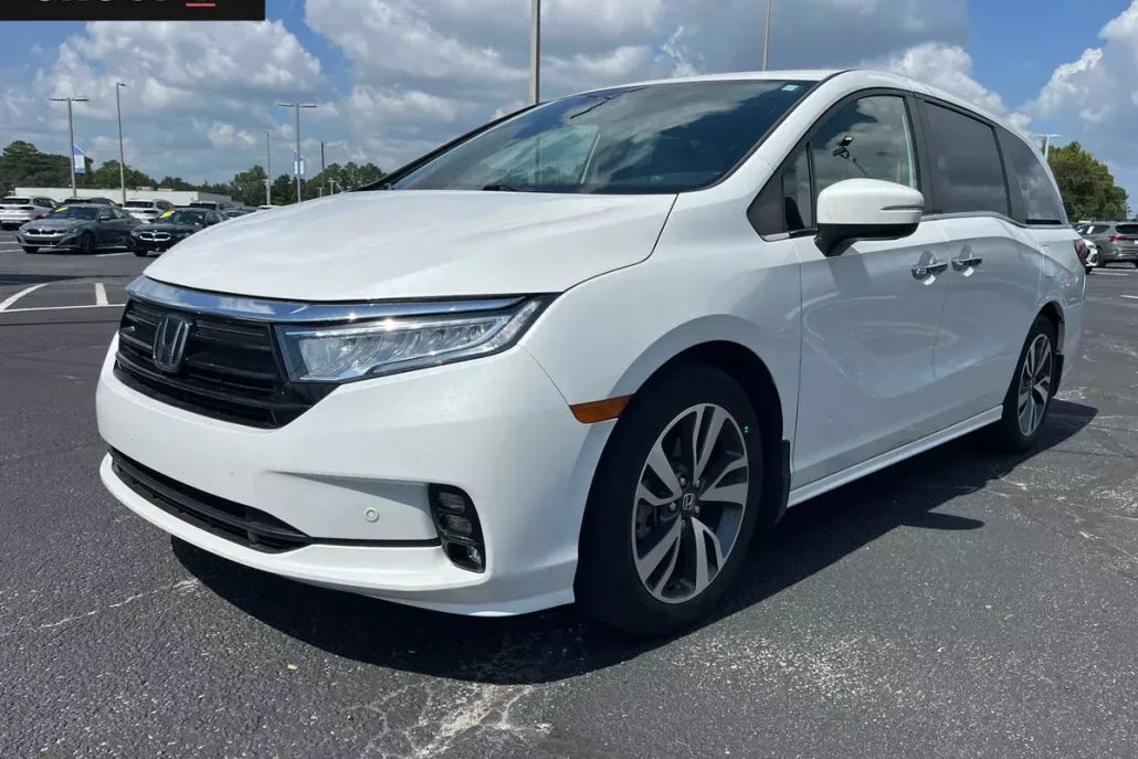 2022 Honda Odyssey Touring photo 1