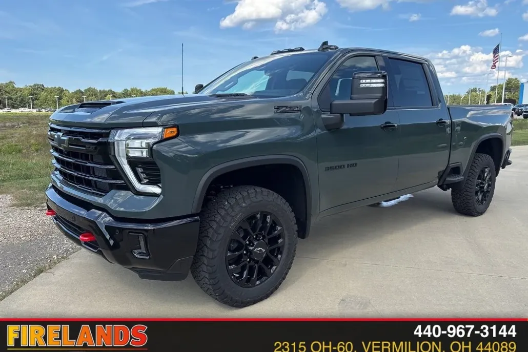 2026 Chevrolet Silverado 3500HD LTZ photo 1