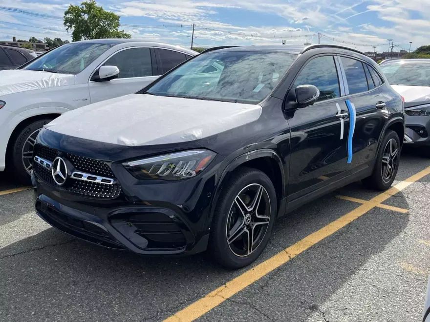 2026 Mercedes Benz GLA 250 4MATIC photo 1