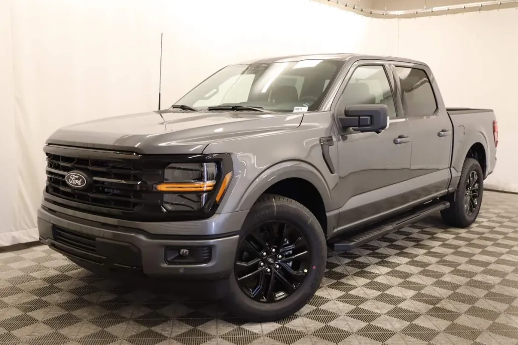 2025 Ford F-150 XLT photo 1