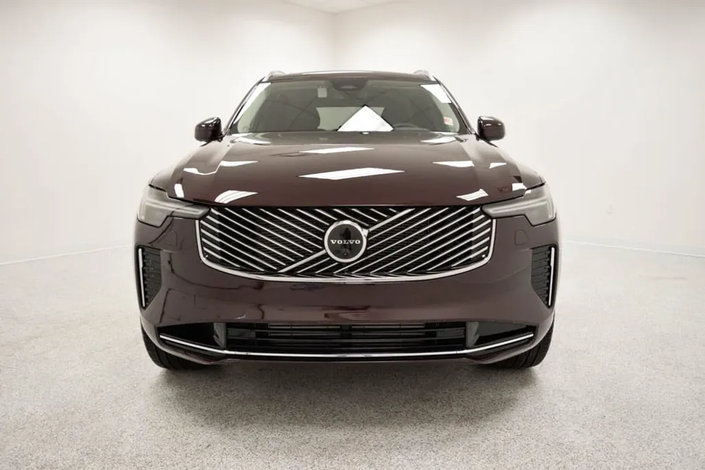 2025 Volvo XC90 T8 Plus photo 1