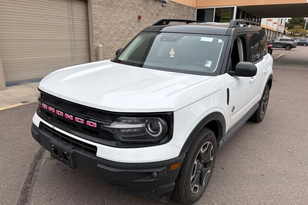 2024 Ford Bronco Sport Outer Banks photo 1