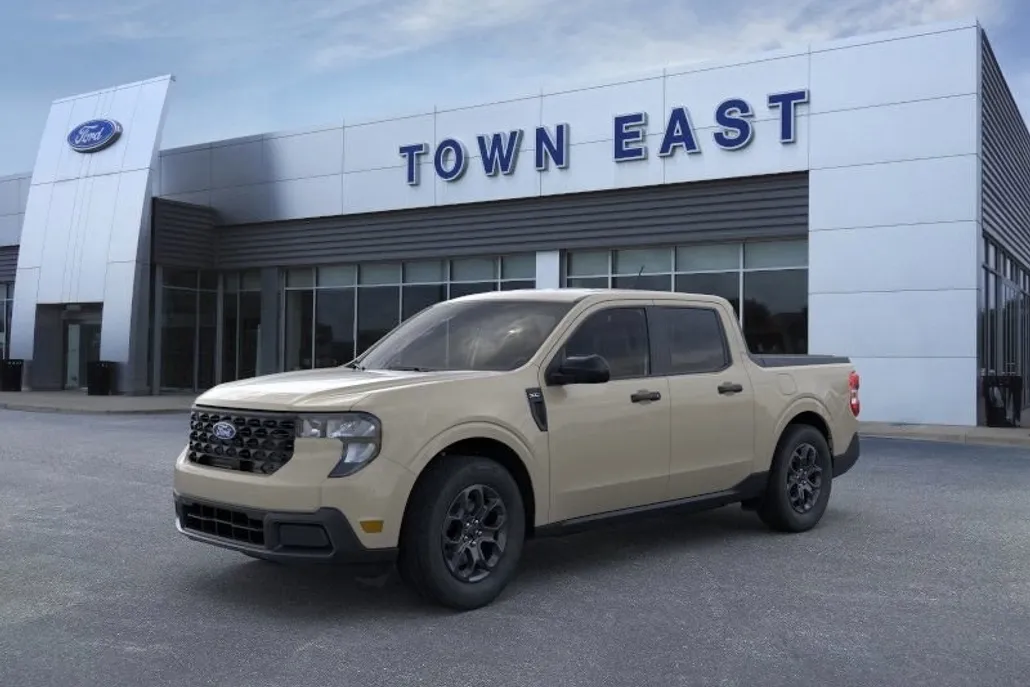 2025 Ford Maverick XLT photo 1