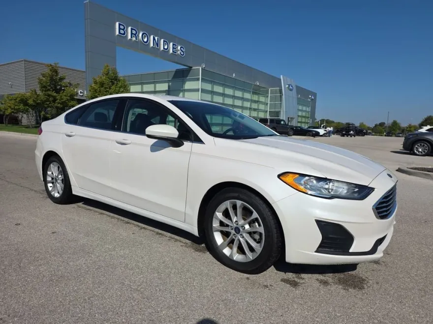 2020 Ford Fusion SE photo 1