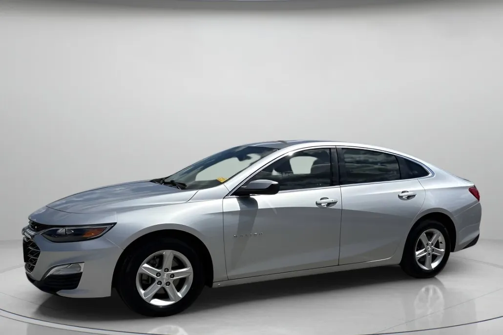 2020 Chevrolet Malibu LS photo 1