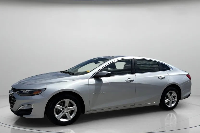 2020 Chevrolet Malibu LS photo 1