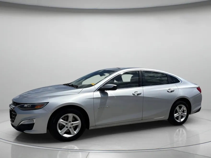 2020 Chevrolet Malibu LS photo 1