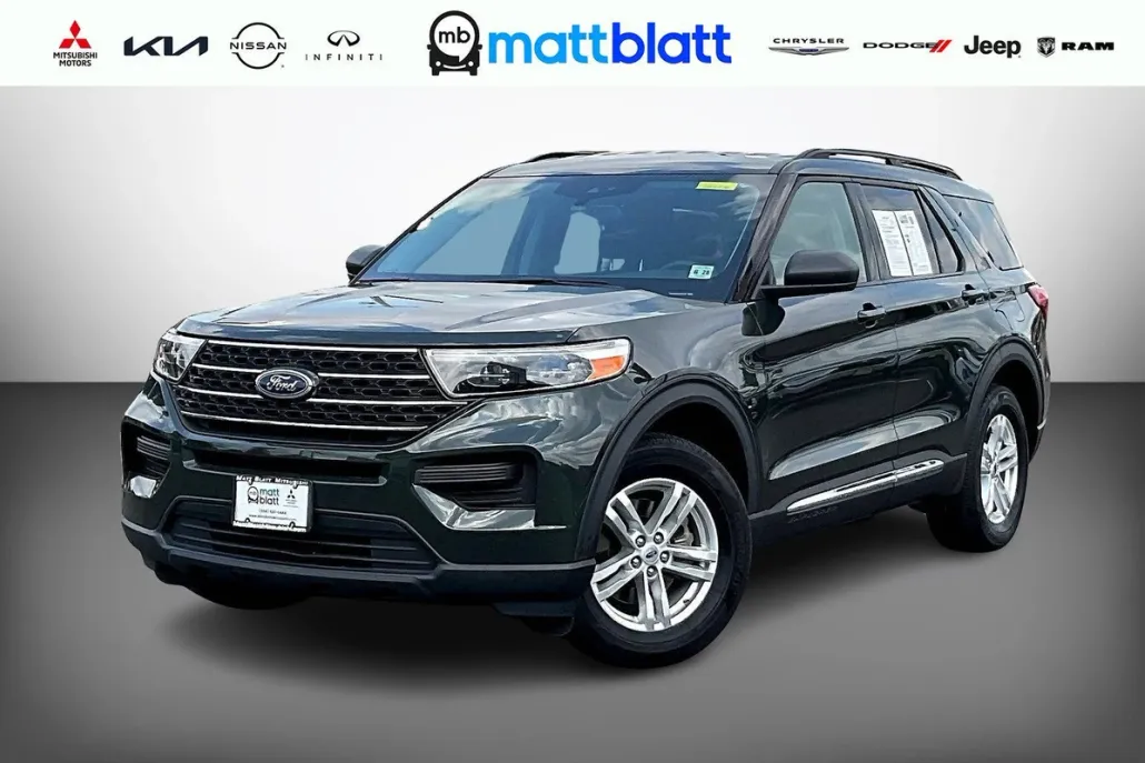 2023 Ford Explorer XLT photo 1