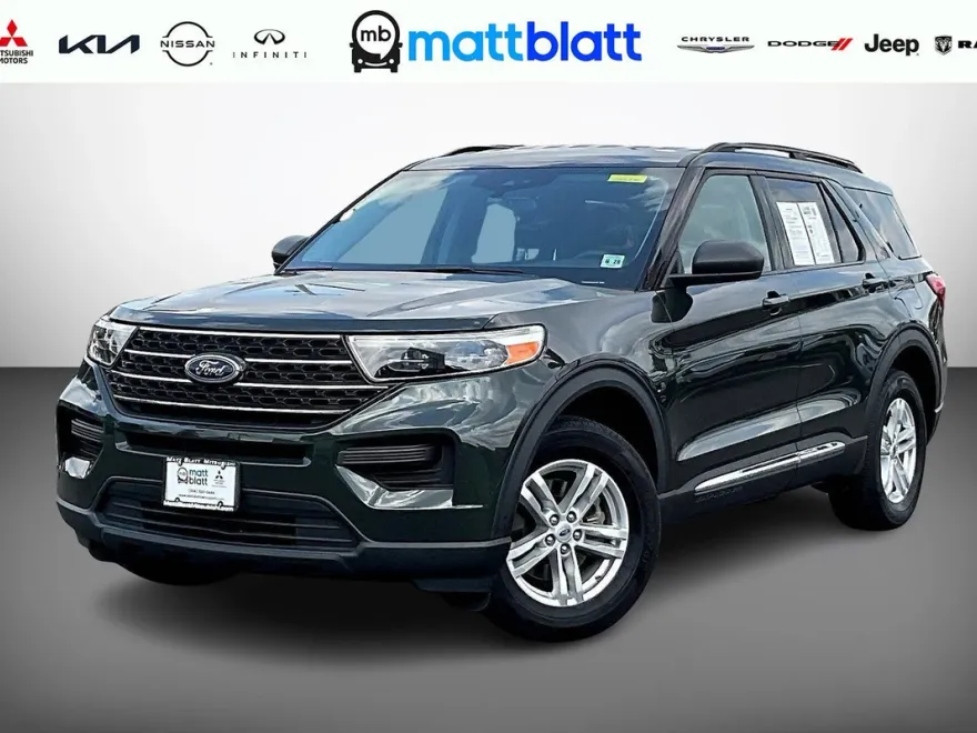2023 Ford Explorer XLT photo 1