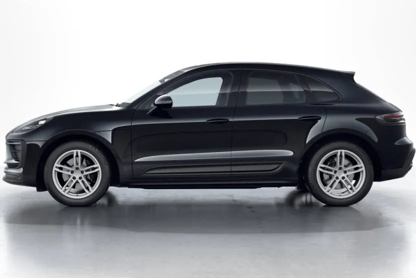 2026 Porsche Macan T photo 1