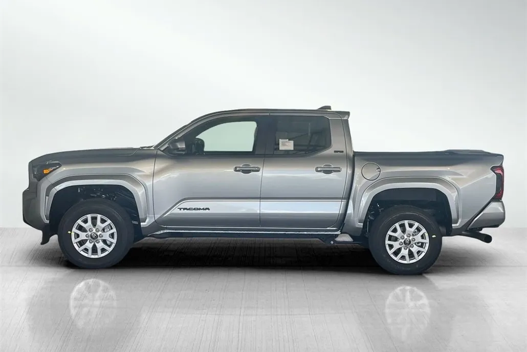2025 Toyota Tacoma SR5 photo 1