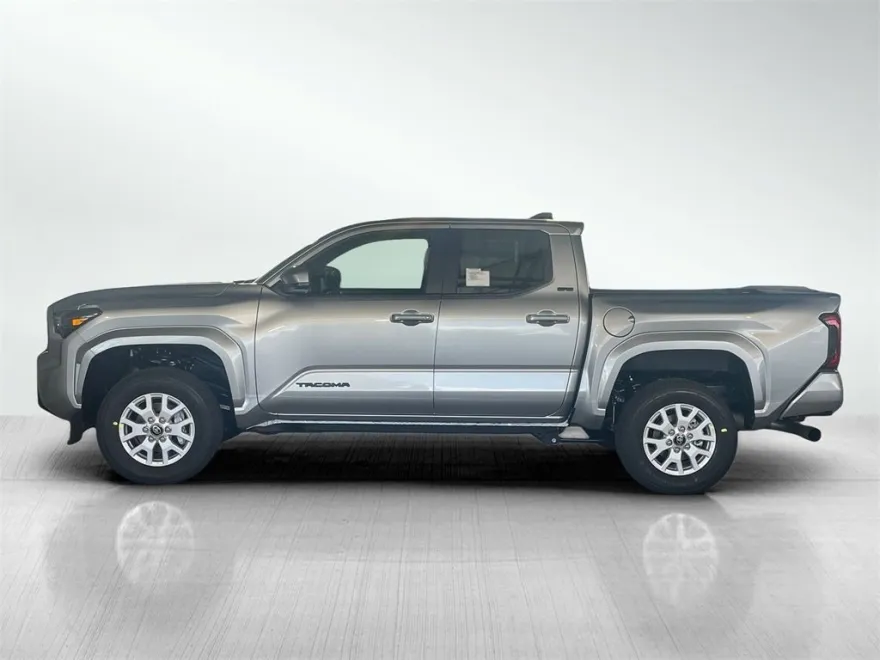 2025 Toyota Tacoma SR5 photo 1