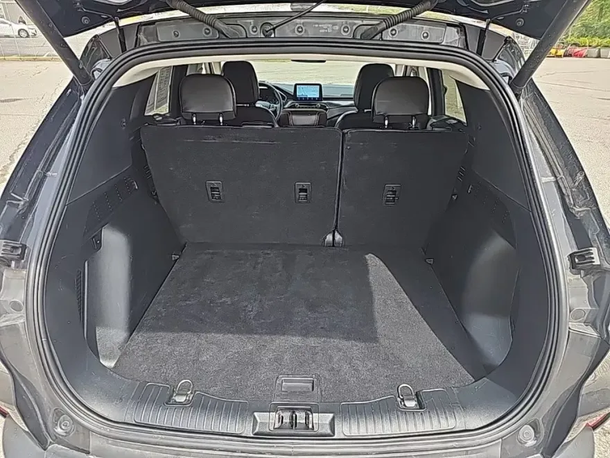 2022 Ford Escape SEL photo 13