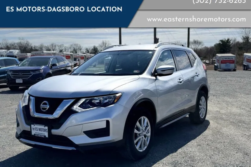 2017 Nissan Rogue SV photo 1
