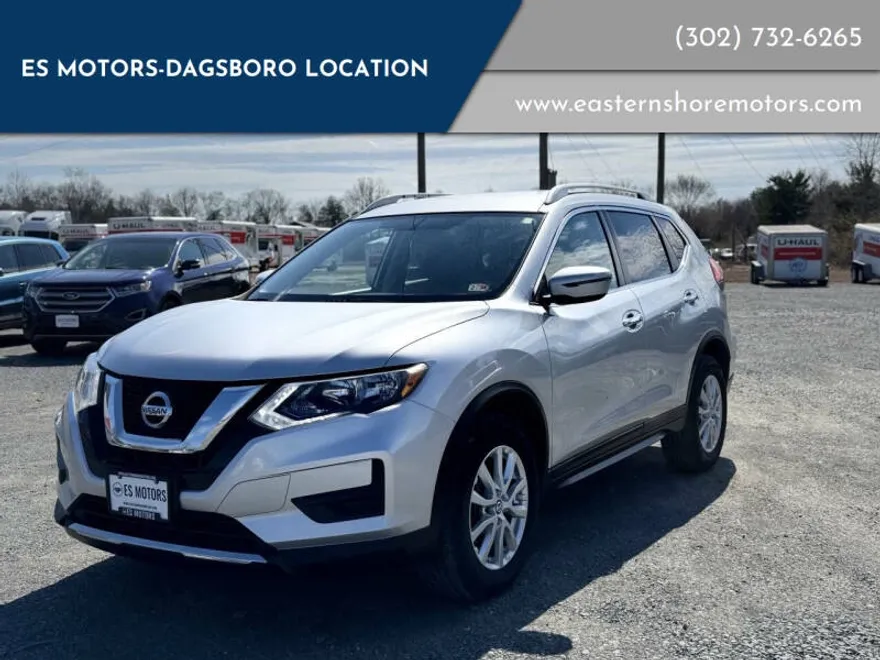2017 Nissan Rogue SV photo 1