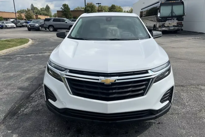 2024 Chevrolet Equinox LS photo 1