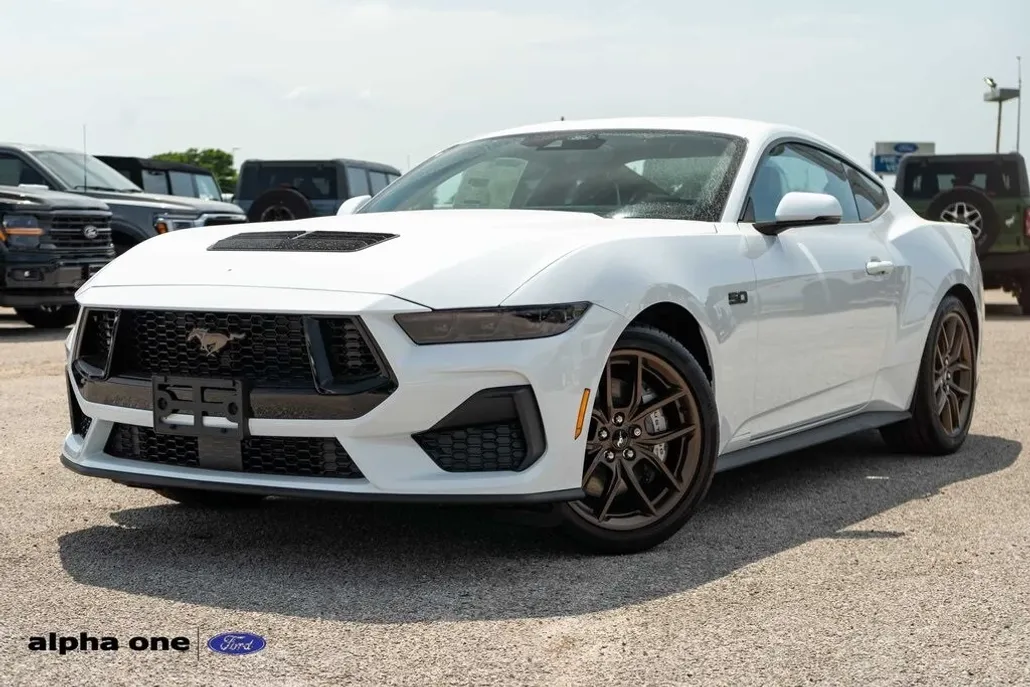 2025 Ford Mustang GT Premium photo 1