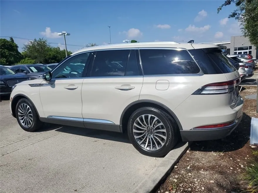 2022 Lincoln Aviator Reserve photo 1