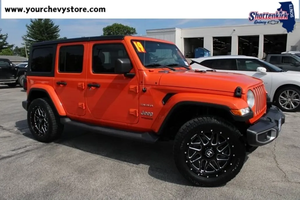 2019 Jeep Wrangler Unlimited Sahara photo 1