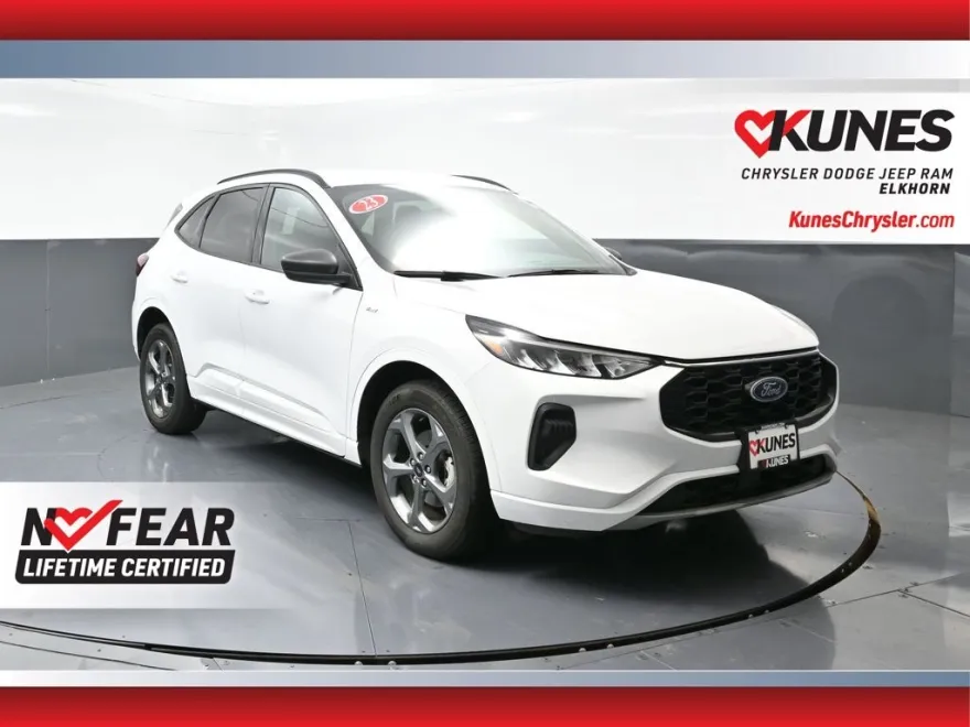 2023 Ford Escape ST-Line photo 1
