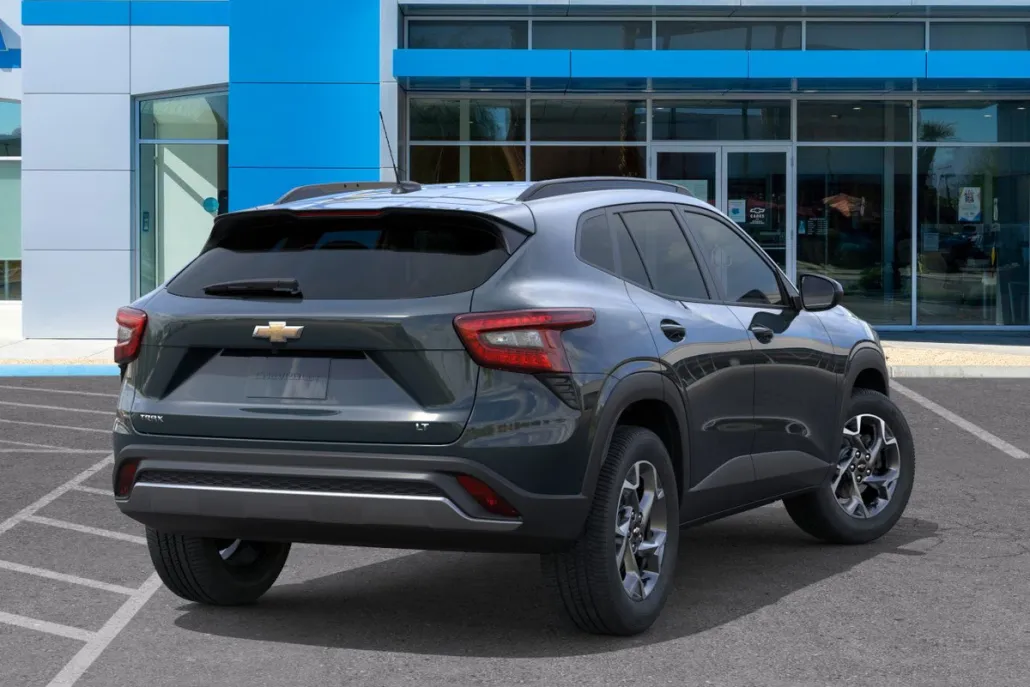 2025 Chevrolet Trax LT photo 1