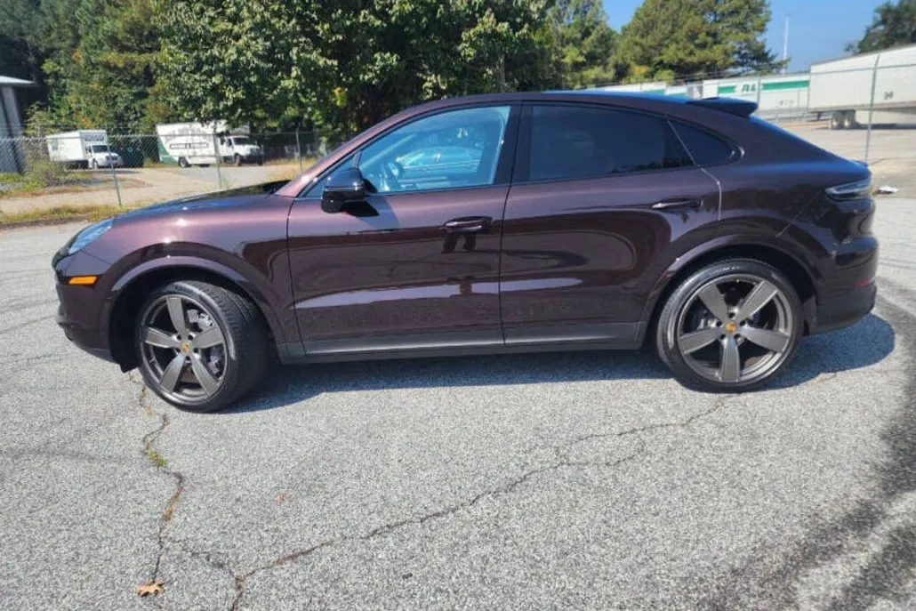 2023 Porsche Cayenne Coupe Platinum Edition photo 1