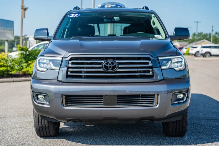 2021 Toyota Sequoia photo 1