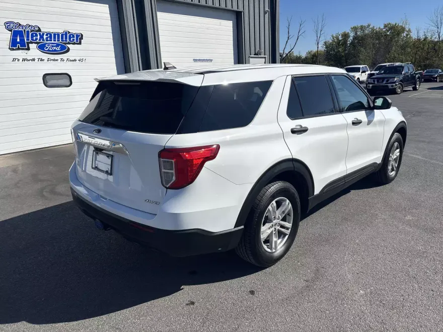 2022 Ford Explorer Base photo 1