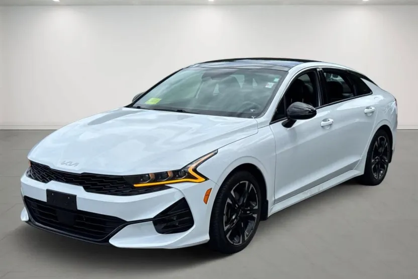 2023 Kia K5 GT-Line photo 1