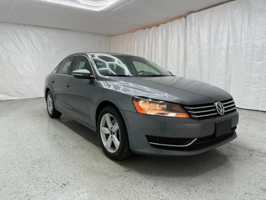 2012 Volkswagen Passat SE photo 1