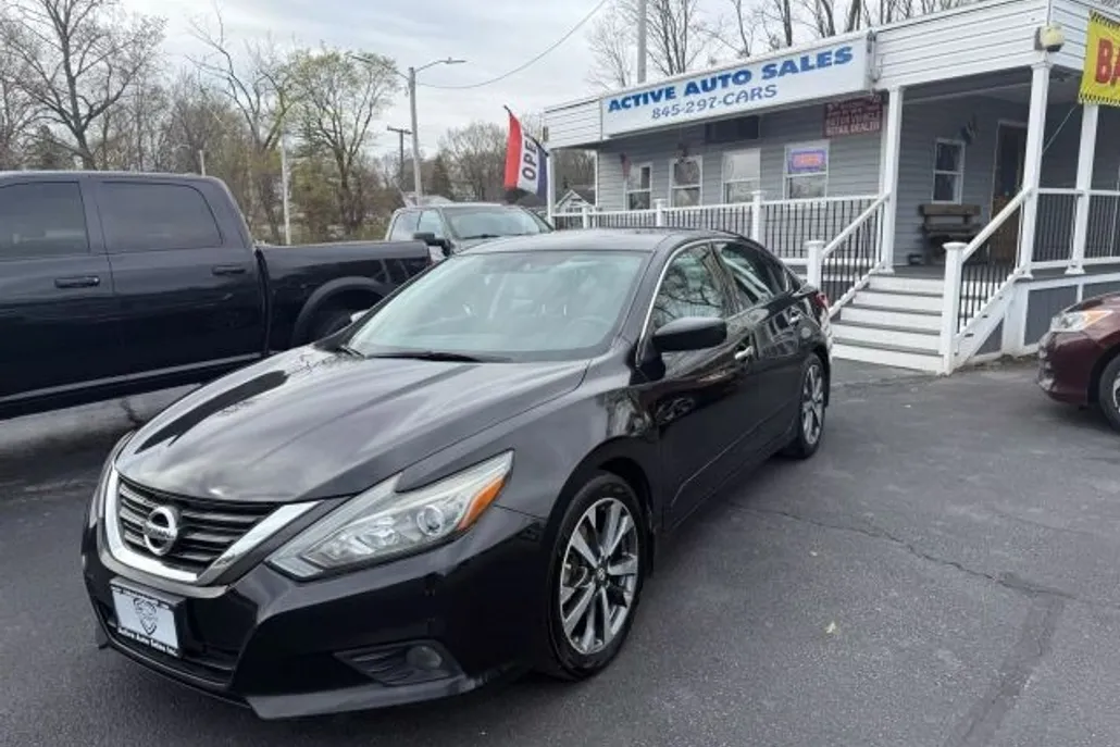 2016 Nissan Altima 2.5 SR photo 1