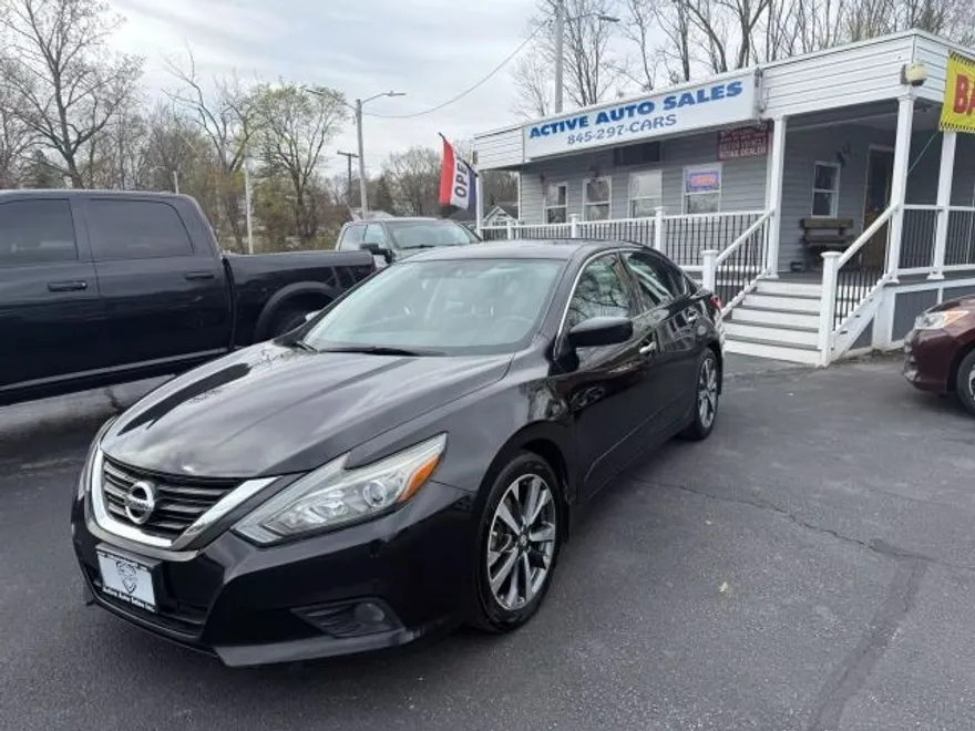 2016 Nissan Altima 2.5 SR photo 1
