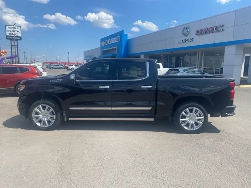 2023 Chevrolet Silverado 1500 High Country photo 1