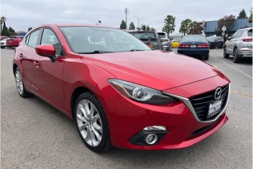 2015 Mazda Mazda3 s Grand Touring Hatchback photo 3