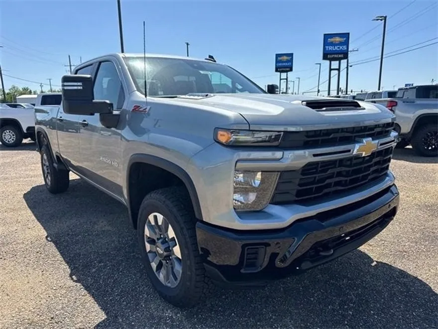 2025 Chevrolet Silverado 2500HD Custom photo 1