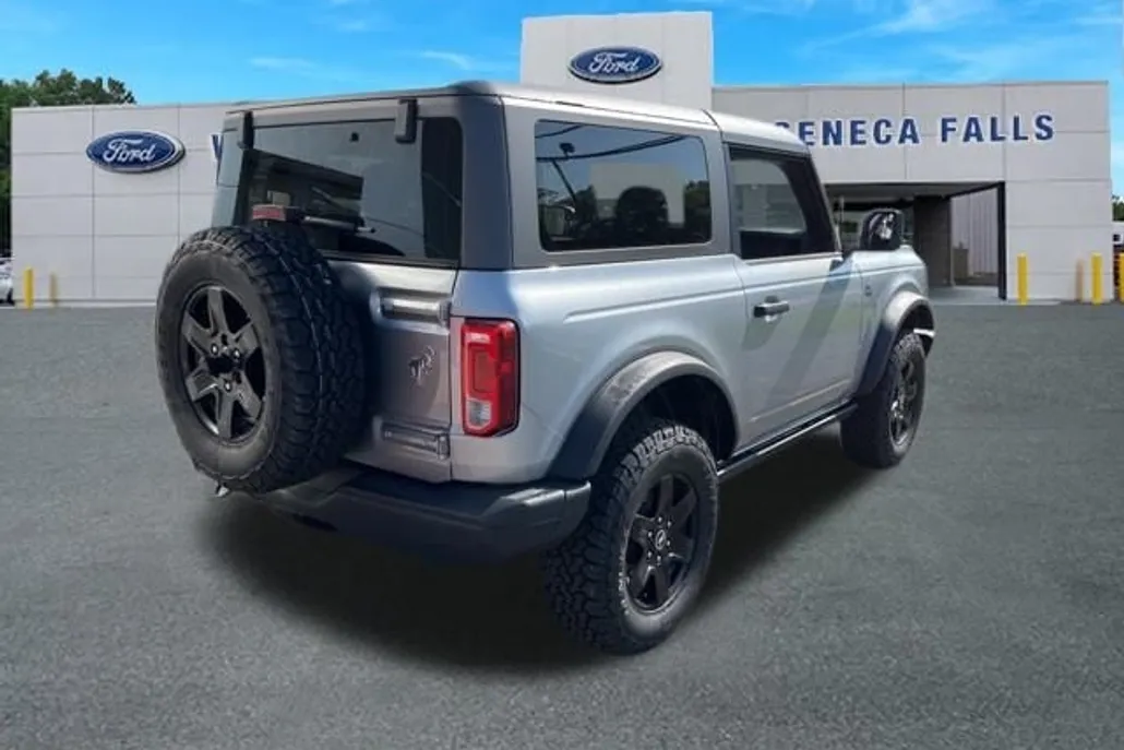 2024 Ford Bronco Black Diamond photo 1