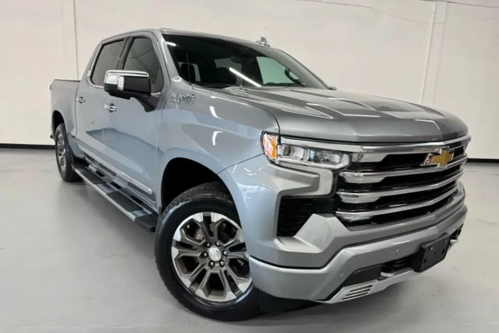 2023 Chevrolet Silverado 1500 High Country photo 1